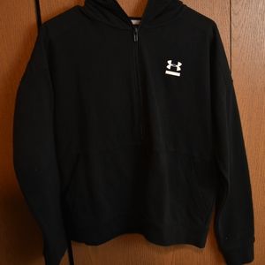 M under armour sweatshirt